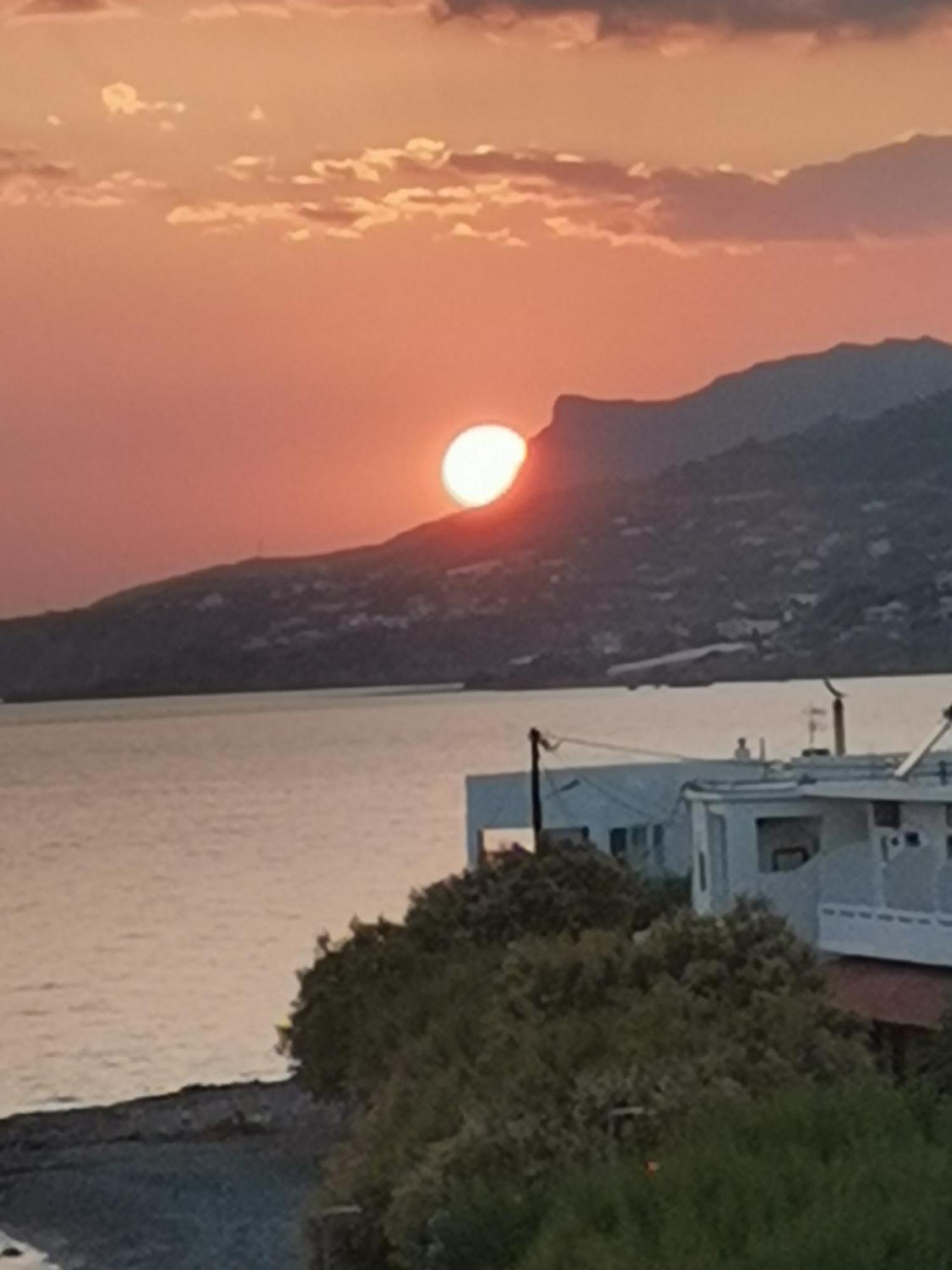 Stratos Sunset House Lejlighed Koutsourás Eksteriør billede